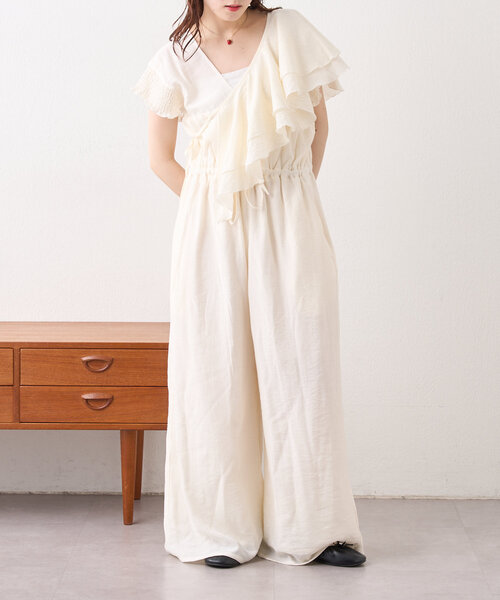 w closet（ダブルクローゼット）の「【２サイズ展開】フリル衿付きオールインワン（サロペット/オーバーオール・レディース・ブラック/グリーン/アイボリー・0/1）」の5枚目の写真