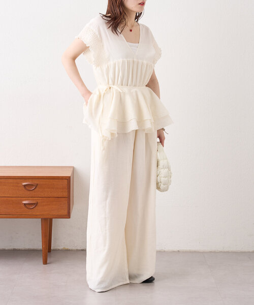 w closet（ダブルクローゼット）の「【２サイズ展開】フリル衿付きオールインワン（サロペット/オーバーオール・レディース・ブラック/グリーン/アイボリー・0/1）」の13枚目の写真