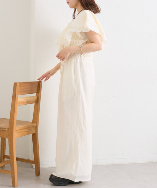 w closet（ダブルクローゼット）の「【２サイズ展開】フリル衿付きオールインワン（サロペット/オーバーオール・レディース・ブラック/グリーン/アイボリー・0/1）」の16枚目の写真