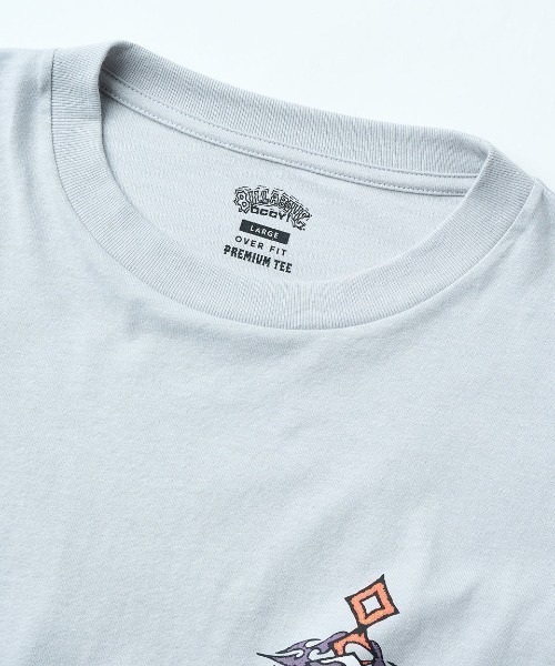 BILLABONG（ビラボン）の「BILLABONG メンズ 【OCCY】 OCCY Tシャツ 【2025年夏モデル】/ビラボンオッキーコラボ半袖バックプリントTシャツ（Tシャツ/カットソー・メンズ・ピンク/シルバー・MEDIUM/LARGE/X-LARGE）」の9枚目の写真