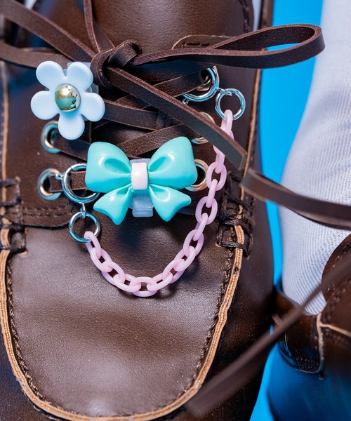 an meets zakka(アンミツザッカ)の「an meets zakka 【COMONONOSA(コモノノサ) 】OMOCHA CHAIN(オモチャチェーン) シューズチャーム - スリム -(シューズアクセサリー・レディース・レッド/ピンク/ホワイト/ラベンダー/イエロー/ターコイズブルー/ライトピンク/ライトブルー/ブラック・FREE)」の8枚目の写真