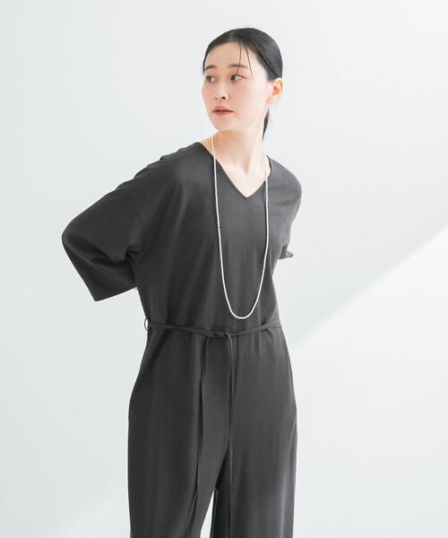 URBAN RESEARCH(アーバンリサーチ)の「シルクネップオールインワン(サロペット/オーバーオール・レディース・オフホワイト/チャコールグレー・FREE)」の4枚目の写真