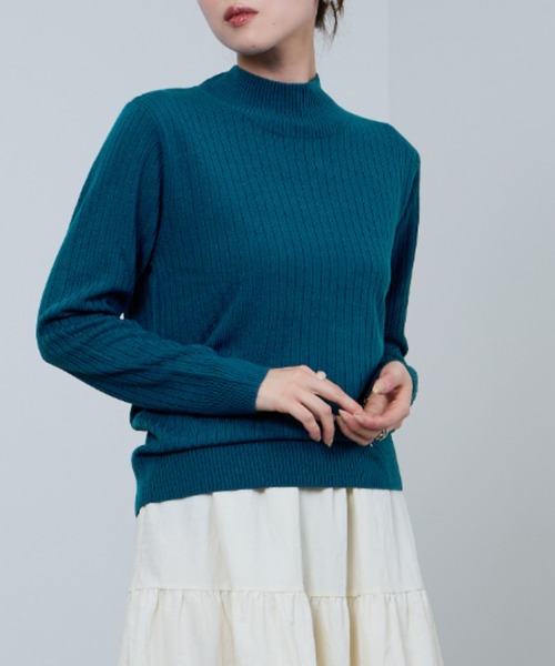 NAVY(ネイビー)の「カシミヤタッチ リブハイネックニット(ニット/セーター・レディース・バーガンディー/ネイビー/チャコール/グレイッシュベージュ/ブルーグリーン・L/M)」の2枚目の写真