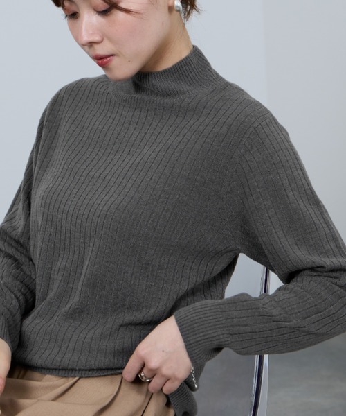 NAVY(ネイビー)の「カシミヤタッチ リブハイネックニット(ニット/セーター・レディース・バーガンディー/ネイビー/チャコール/グレイッシュベージュ/ブルーグリーン・L/M)」の3枚目の写真