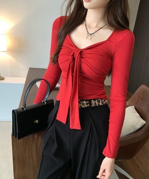 Dream garden(ドリームガーデン)の「Vネック フロントリボンスリムプルオーバー(Tシャツ/カットソー・レディース・グレー/ベージュ/レッド・FREE)」の13枚目の写真