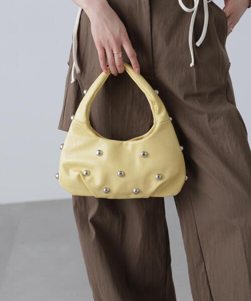 FREE'S MART（フリーズマート）の「スタッズ付きワンショルダーバッグ（ハンドバッグ・レディース・イエロー/ブラック・ﾌﾘ-）」の11枚目の写真
