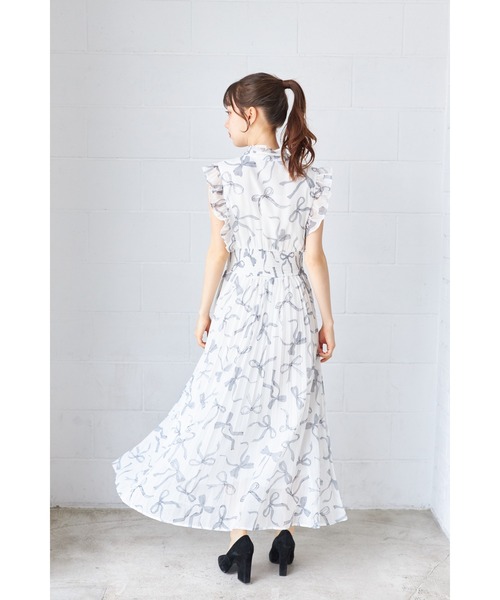 tocco closet（トッコ　クローゼット）の「リボン＆フリル付きウエストシャーリングリボンプリントプリーツワンピース（ワンピース・レディース・ブラウン/ブラック/オフホワイト/ピンク/ワイン・M）」の8枚目の写真