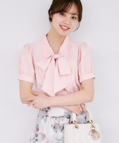 tocco closet(トッコ クローゼット)の「【ZOZO限定】ピンタック半袖ボウタイブラウス(シャツ/ブラウス・レディース・ベージュ/ピンク/オフホワイト/ブルー・M)」の4枚目の写真