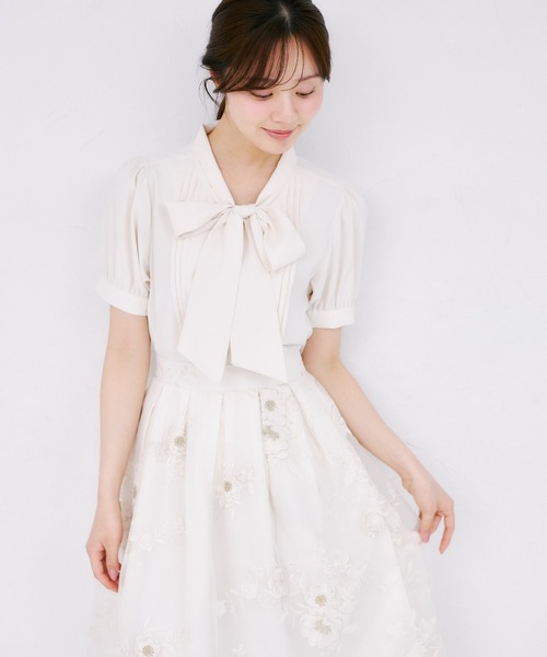 tocco closet(トッコ クローゼット)の「【ZOZO限定】ピンタック半袖ボウタイブラウス(シャツ/ブラウス・レディース・ベージュ/ピンク/オフホワイト/ブルー・M)」の12枚目の写真
