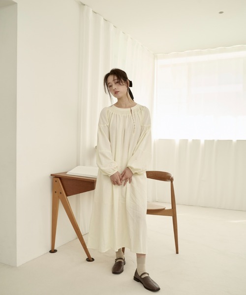 moi tytto（モイテュット）の「シアーロングワンピース（ワンピース・レディース・ベージュ/ナチュラル・FREE/SMALL）」の16枚目の写真