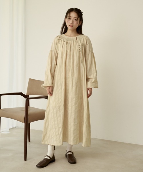 moi tytto（モイテュット）の「シアーロングワンピース（ワンピース・レディース・ベージュ/ナチュラル・FREE/SMALL）」の22枚目の写真