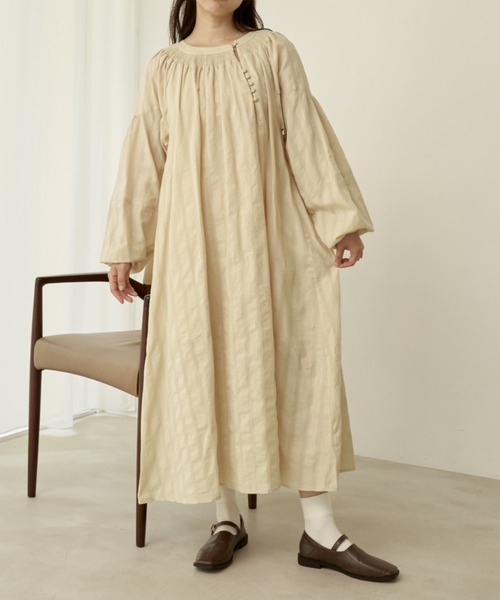 MOI　リネン長袖ワンピース ベージュ セール】シアーロングワンピース（ワンピース）｜moi tytto