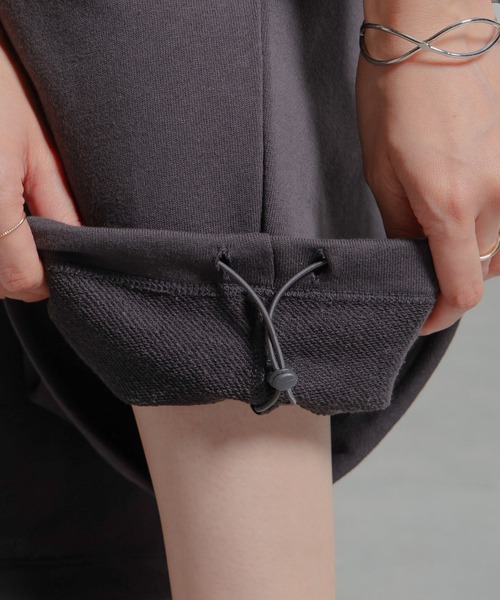 studio CLIP（スタディオクリップ）の「裾ドロスト裏毛サロペット[プチサイズあり]（サロペット/オーバーオール・レディース・スモーク/オフホワイト・FREE/PF）」の5枚目の写真