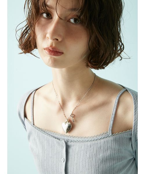 LILY BROWN（リリーブラウン）の「イニシャルハートロケットネックレス（ネックレス・レディース・オレンジ/イエロー/ピンク/レッド/グリーン/ブラック・F）」の15枚目の写真