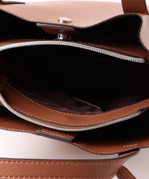 Legato Largo（レガートラルゴ）の「【Legato Largo】LG-P0117 かるいかばん 縦型2WAY ショルダーバッグ（ショルダーバッグ・レディース・ブラック/キャメル/グレイッシュベージュ/アイボリー・FREE）」の8枚目の写真