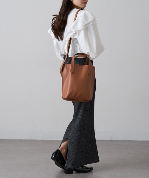 Legato Largo（レガートラルゴ）の「【Legato Largo】LG-P0117 かるいかばん 縦型2WAY ショルダーバッグ（ショルダーバッグ・レディース・ブラック/キャメル/グレイッシュベージュ/アイボリー・FREE）」の18枚目の写真