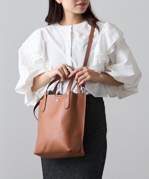 Legato Largo（レガートラルゴ）の「【Legato Largo】LG-P0117 かるいかばん 縦型2WAY ショルダーバッグ（ショルダーバッグ・レディース・ブラック/キャメル/グレイッシュベージュ/アイボリー・FREE）」の13枚目の写真