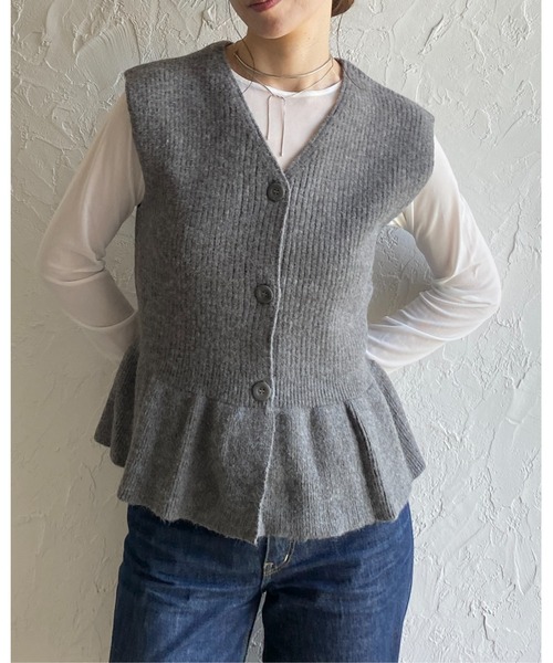 セール】前ボタンVネックペプラムニットベスト（ベスト）｜She's