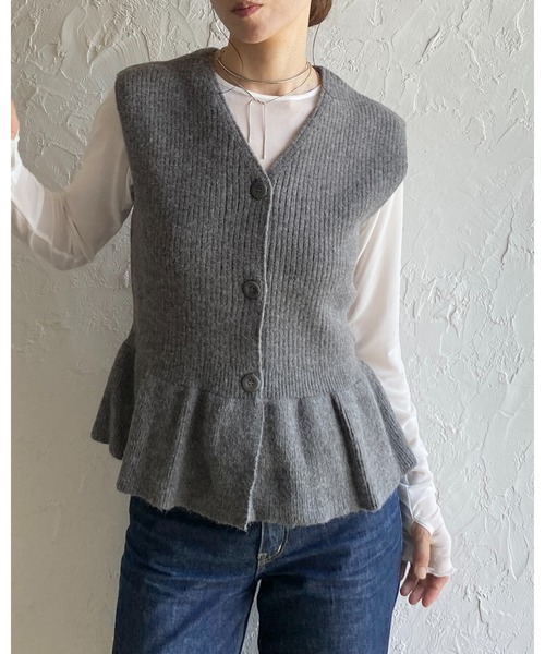 セール】前ボタンVネックペプラムニットベスト（ベスト）｜She's