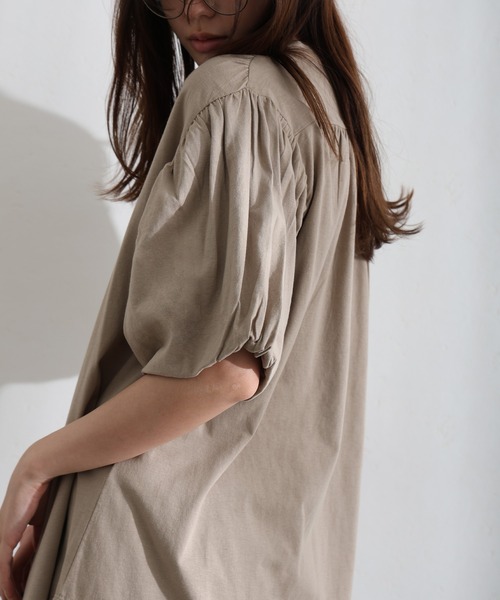 ElegChic(エレグシック)の「ブラウス風パフスリーブカットソー(Tシャツ/カットソー・レディース・オフホワイト/ミント/ブラック/ベージュ/チャコールグレー・XL/4L/M)」の16枚目の写真