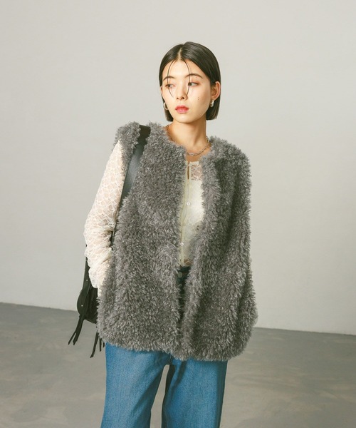 BAYFLOW(ベイフロー)の「ファーベスト(ベスト・レディース・チャコール/ブラウン/グレイッシュベージュ・MEDIUM/SMALL)」の17枚目の写真
