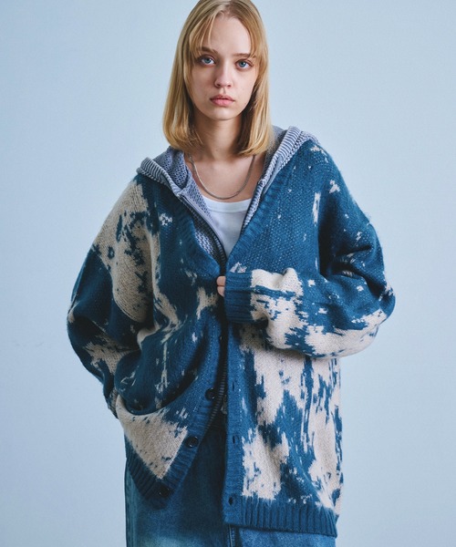 Revo.（レボ）の「Revo. モヘアタッチ グランジパターン 総柄ジャガード ルーズカーディガン（カーディガン/ボレロ・メンズ・カーキ/ブラック/ブルー・2/1）」の3枚目の写真