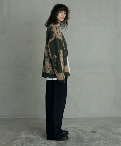 Revo.（レボ）の「Revo. モヘアタッチ グランジパターン 総柄ジャガード ルーズカーディガン（カーディガン/ボレロ・メンズ・カーキ/ブラック/ブルー・2/1）」の18枚目の写真