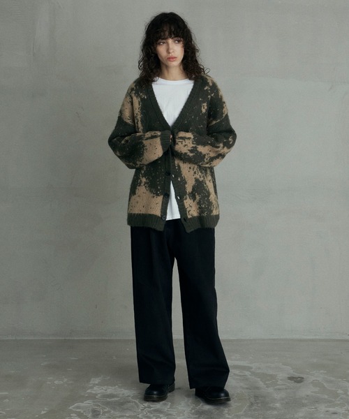 Revo.（レボ）の「Revo. モヘアタッチ グランジパターン 総柄ジャガード ルーズカーディガン（カーディガン/ボレロ・メンズ・カーキ/ブラック/ブルー・2/1）」の14枚目の写真