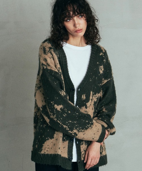 Revo.（レボ）の「Revo. モヘアタッチ グランジパターン 総柄ジャガード ルーズカーディガン（カーディガン/ボレロ・メンズ・カーキ/ブラック/ブルー・2/1）」の8枚目の写真