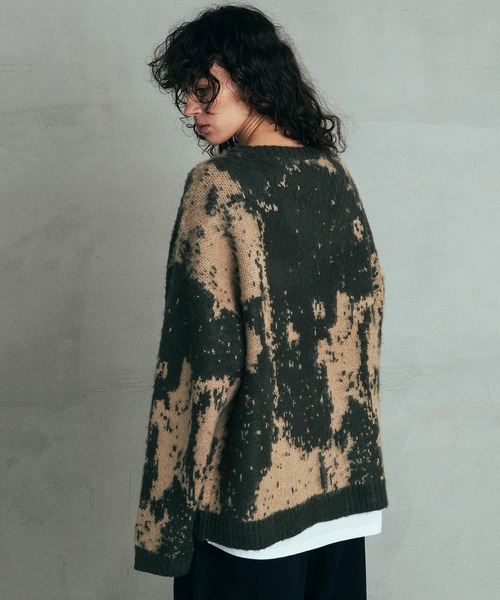 Revo.（レボ）の「Revo. モヘアタッチ グランジパターン 総柄ジャガード ルーズカーディガン（カーディガン/ボレロ・メンズ・カーキ/ブラック/ブルー・2/1）」の11枚目の写真