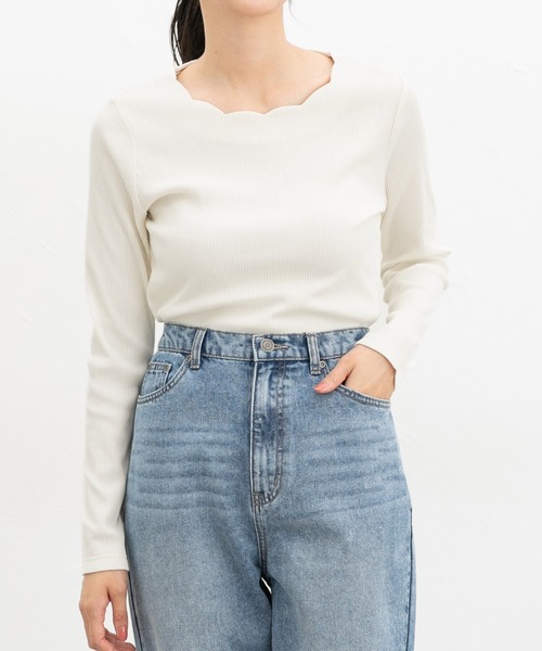 Honeys（ハニーズ）の「スカラップトップス（Tシャツ/カットソー・レディース・ブラウン/ホワイト×ブラック/アイボリー/ピンク/ブラック/レッド・L/3L/S/M/LL）」の2枚目の写真