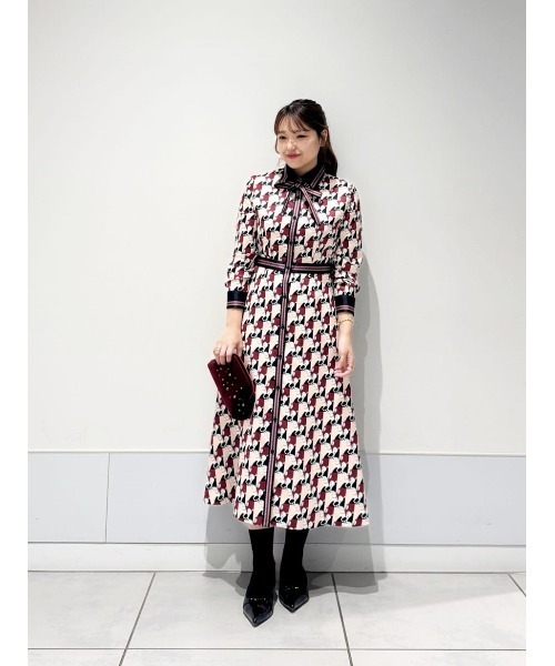 新品タグ付 LOULOU WILLOUGHBY ジオメトリックレースワンピース LOULOU WILLOUGHBY】レース切替ワンピース|allureville OFFICIAL SITE