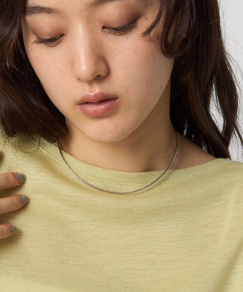 green label relaxing(グリーンレーベルリラクシング)の「メタリックライン ネックレス(ネックレス・レディース・シルバー/ゴールド・FREE)」の2枚目の写真