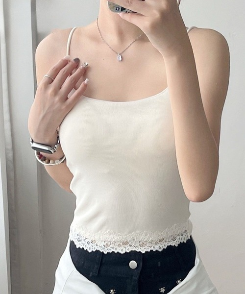 Lace Ladies(レースレディース)の「レース ドッキング ソリッドカラー クロップド丈 薄裏起毛 ブラトップ(キャミソール・レディース・グレー/グレイッシュベージュ/ブラック/ホワイト・FREE)」の2枚目の写真