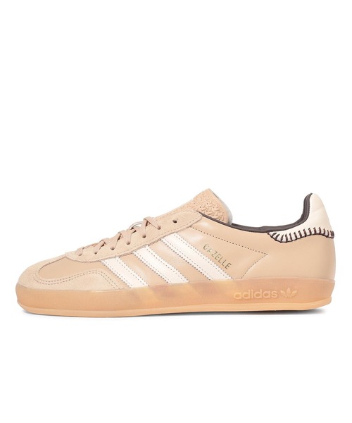 adidas(アディダス)の「GAZELLE INDOOR JQ1751(スニーカー・メンズ・ベージュ・22.5cm/23.0cm/23.5cm/24.0cm/24.5cm/25.0cm/25.5cm/26.0cm/26.5cm/27.0cm/27.5cm/28.0cm/28.5cm/29.0cm)」の1枚目の写真