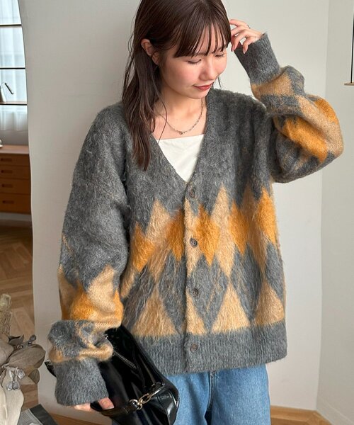 DISCOAT（ディスコート）の「【ユニセックス】アーガイル柄ニットカーディガン（カーディガン/ボレロ・レディース・ブラウン/チャコールグレー・FREE）」の5枚目の写真