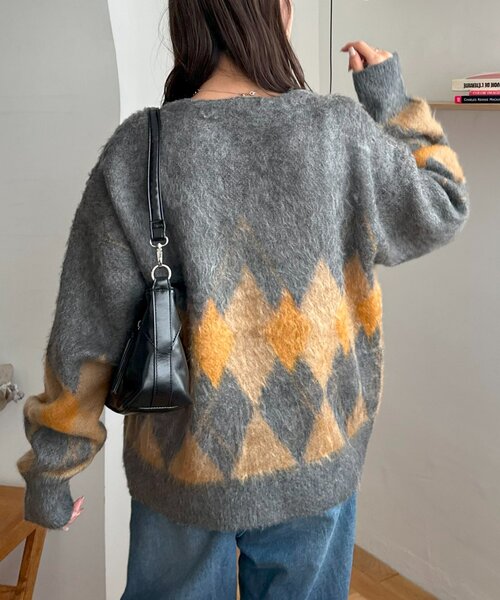 DISCOAT（ディスコート）の「【ユニセックス】アーガイル柄ニットカーディガン（カーディガン/ボレロ・レディース・ブラウン/チャコールグレー・FREE）」の12枚目の写真