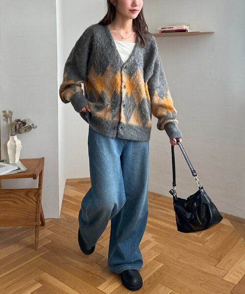 DISCOAT（ディスコート）の「【ユニセックス】アーガイル柄ニットカーディガン（カーディガン/ボレロ・レディース・ブラウン/チャコールグレー・FREE）」の3枚目の写真