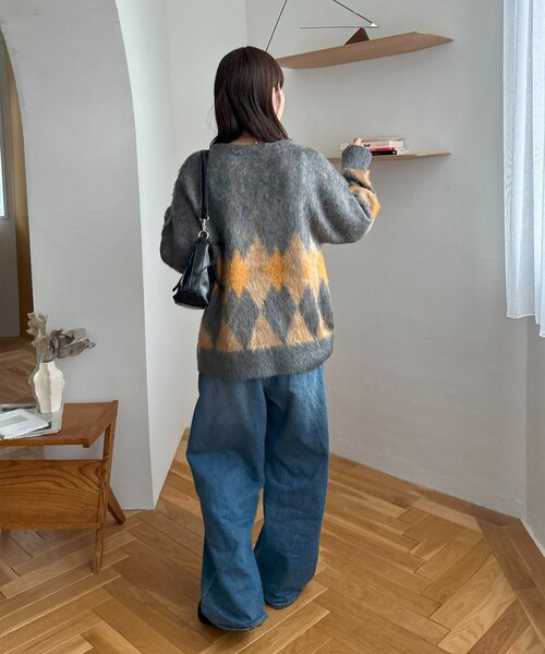 DISCOAT（ディスコート）の「【ユニセックス】アーガイル柄ニットカーディガン（カーディガン/ボレロ・レディース・ブラウン/チャコールグレー・FREE）」の7枚目の写真