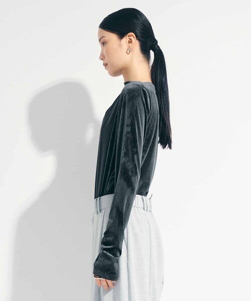 STUDIOUS(ステュディオス)の「【STUDIOUS/ステュディオス】Velours Long Tee/ベロアロングティー/カットソー/トップス/シアーベロア(Tシャツ/カットソー・レディース・ブラック/ネイビー/ミント/グレー系その他・FREE)」の20枚目の写真