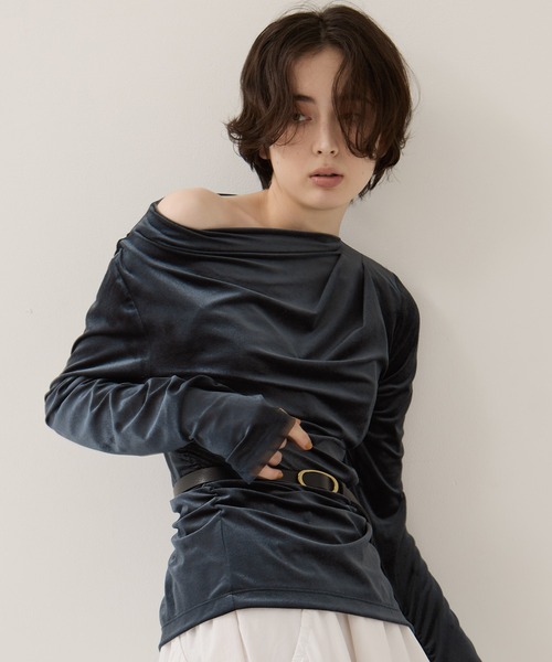 STUDIOUS(ステュディオス)の「【STUDIOUS/ステュディオス】Velours Long Tee/ベロアロングティー/カットソー/トップス/シアーベロア(Tシャツ/カットソー・レディース・ブラック/ネイビー/ミント/グレー系その他・FREE)」の4枚目の写真