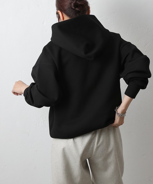 COLONY 2139（コロニートゥーワンスリーナイン）の「ダンボールエンボスロゴパーカー（パーカー・レディース・バーガンディー/チャコールグレー/ブラック・FREE）」の4枚目の写真