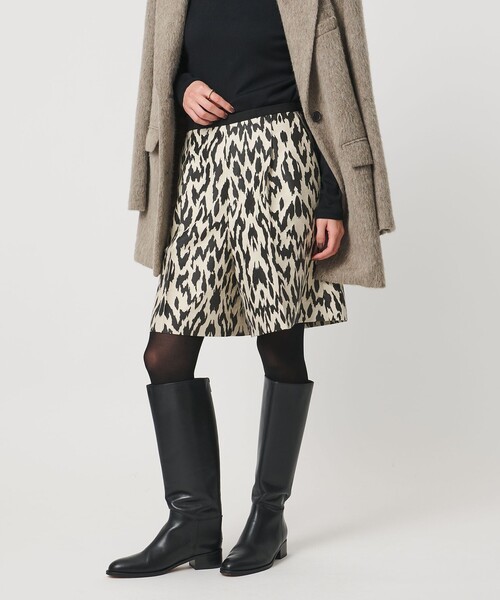 UNITED ARROWS（ユナイテッドアローズ）の「レオパード ジャガード ショート パンツ（その他パンツ・レディース・ベージュ・38/36）」の2枚目の写真