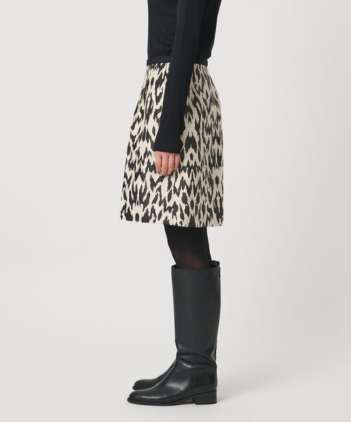 UNITED ARROWS（ユナイテッドアローズ）の「レオパード ジャガード ショート パンツ（その他パンツ・レディース・ベージュ・38/36）」の6枚目の写真