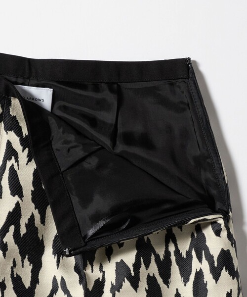 UNITED ARROWS（ユナイテッドアローズ）の「レオパード ジャガード ショート パンツ（その他パンツ・レディース・ベージュ・38/36）」の13枚目の写真