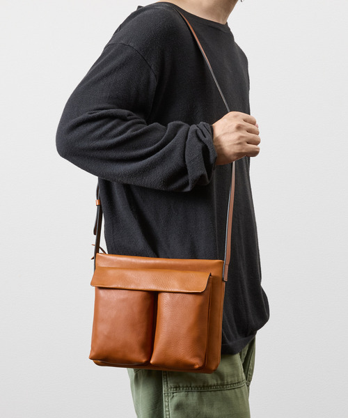 バッグ SLOW Cb Helmet Shoulder Bag 858S72R SLOW スロウ / cb -helmet shoulder bag- クロムステアレザー