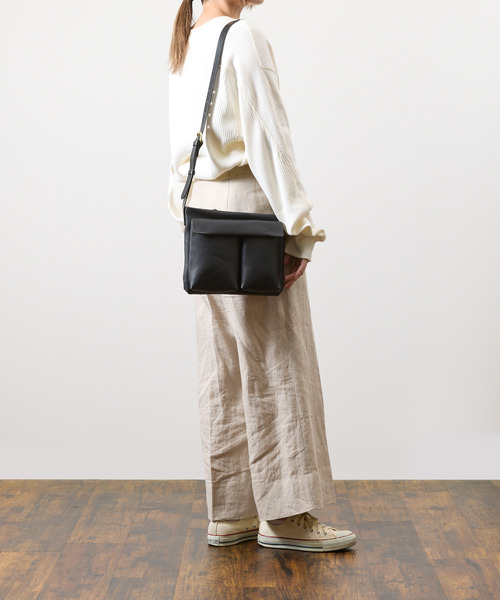 SLOW(スロウ)の「SLOW スロウ / cb -helmet shoulder bag- クロムステアレザーショルダーバッグ 牛革ヘルメットバッグ / 858S72R(ショルダーバッグ・メンズ・ブラック/チョコ/キャメル・FREE)」の7枚目の写真