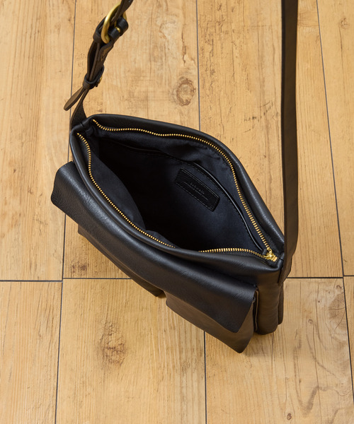 SLOW(スロウ)の「SLOW スロウ / cb -helmet shoulder bag- クロムステアレザーショルダーバッグ 牛革ヘルメットバッグ / 858S72R(ショルダーバッグ・メンズ・ブラック/チョコ/キャメル・FREE)」の17枚目の写真