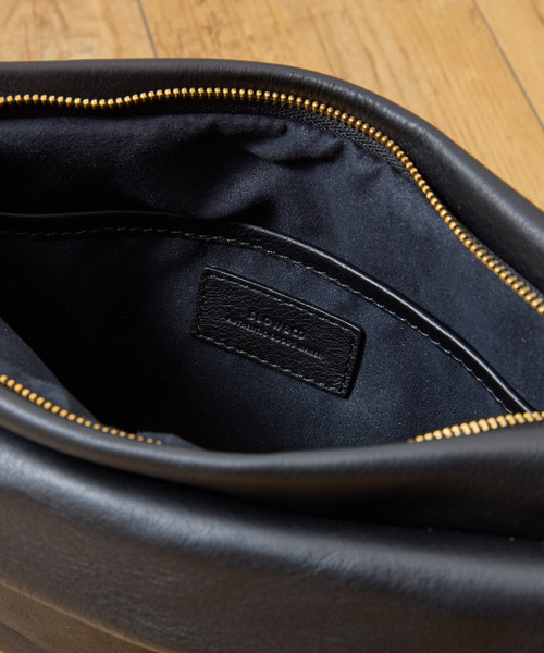 SLOW(スロウ)の「SLOW スロウ / cb -helmet shoulder bag- クロムステアレザーショルダーバッグ 牛革ヘルメットバッグ / 858S72R(ショルダーバッグ・メンズ・ブラック/チョコ/キャメル・FREE)」の18枚目の写真