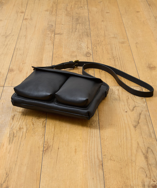 SLOW(スロウ)の「SLOW スロウ / cb -helmet shoulder bag- クロムステアレザーショルダーバッグ 牛革ヘルメットバッグ / 858S72R(ショルダーバッグ・メンズ・ブラック/チョコ/キャメル・FREE)」の21枚目の写真